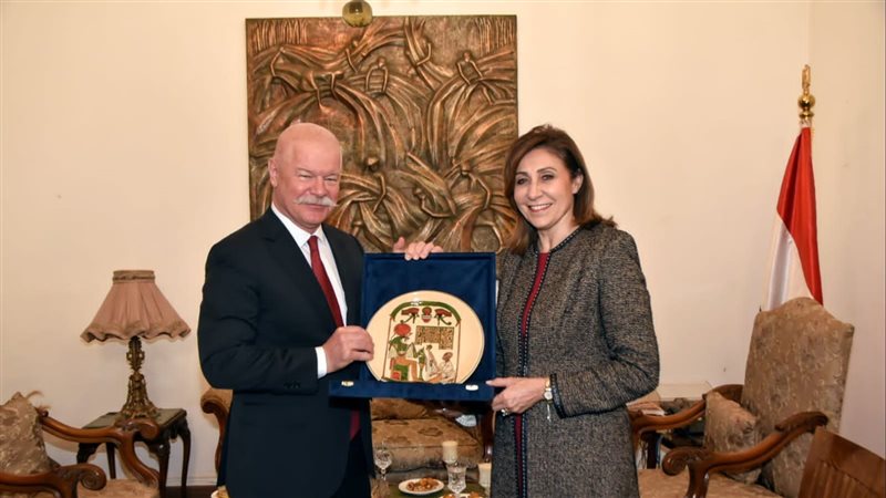 وزيرة الثقافة.فيتو