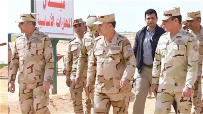 رئيس الأركان يتفقد منظومة التدريب القتالى داخل أحد تشكيلات الجيش الثانى الميدانى 