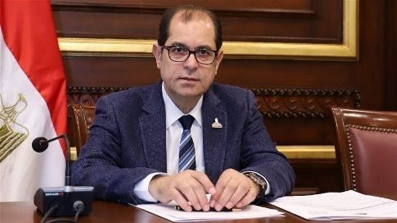 الدكتور يوسف عامر