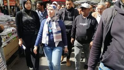 حملة مكبرة لضبط الأسواق وإزالة الإشغالات في حي الجمرك بالإسكندرية 