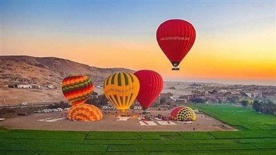 سرعة الرياح تلغي رحلات البالون الطائر في الأقصر