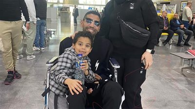 مؤمن زكريا يؤازر الاهلي أمام الترجي من المدرجات (فيديو)