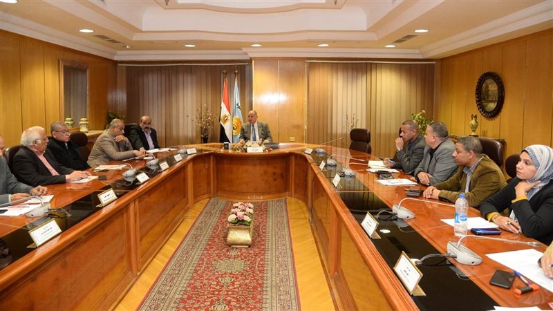 اجتماع محافظ أسيوط،