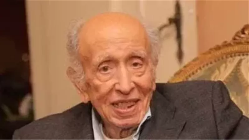 الكاتب الصحفي محمد
