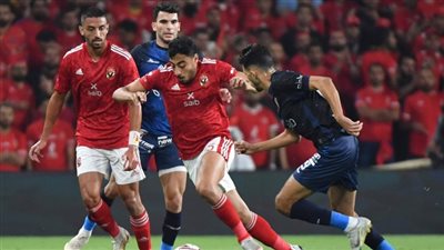 مكافآت خاصة لتحفيز لاعبي الزمالك للفوز على الأهلي 