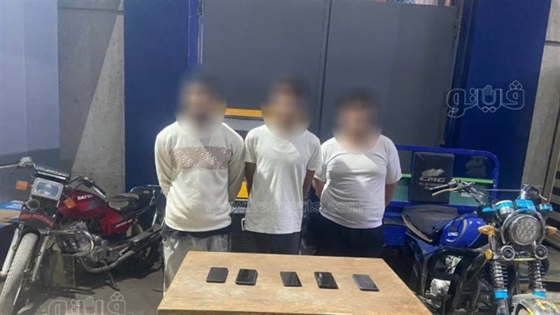 ضبط عاملين لسرقة