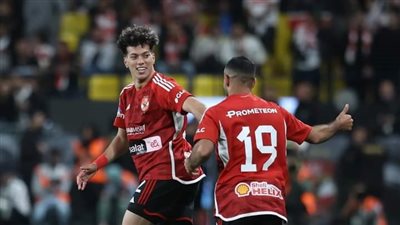 احتفال إمام عاشور وأفشة مع جماهير الأهلي بالفوز على الزمالك (فيديو)