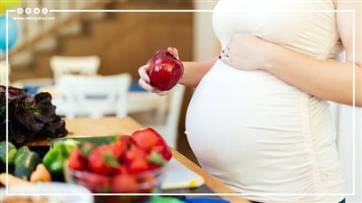 ما حكم صيام المرأة في فترة الحمل وهل يجوز إخراج كفارة فقط دون الصيام؟ 
