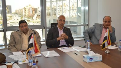 رئيس جهاز القاهرة الجديدة يبحث مشكلات سكان دار مصر