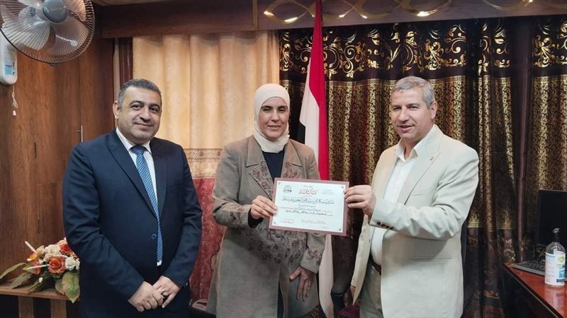وكيل الوزارة يكرم