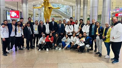 وزير الشباب والرياضة يهنئ بعثة المصارعة بعد العودة من دورة الألعاب الإفريقية