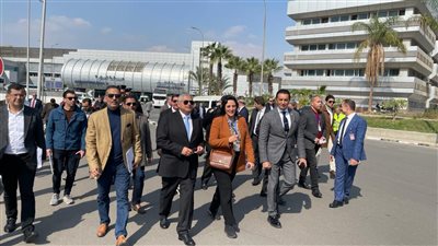 جولة لنائبي وزيرا الطيران والسياحة والآثار بمطار القاهرة لتقييم تجربة السائحين