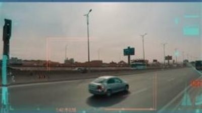 رادار المرور يلتقط 860 مخالفة تحدث في الهاتف أثناء القيادة على الطرق