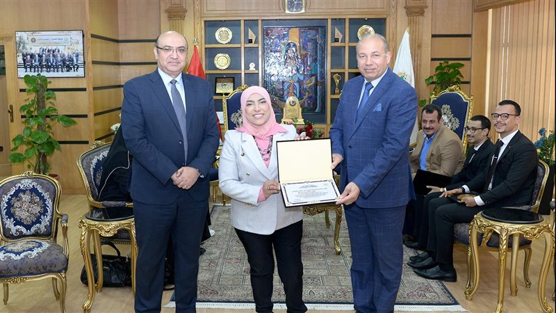 تكريم ذوي الهمم بجامعة