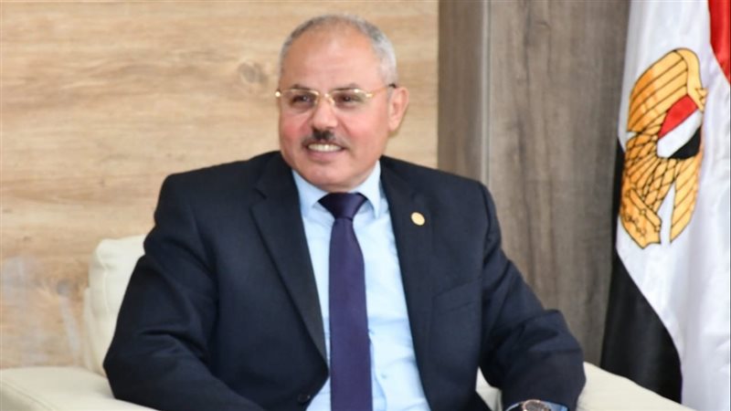 الدكتور ناصر مندور