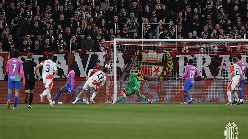 ميلان وسلافيا براج،