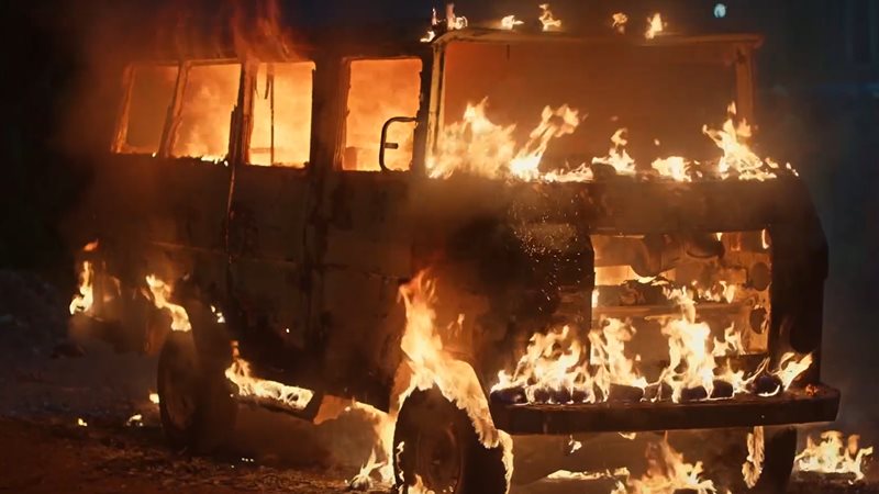 ب100 راجل، فيتو