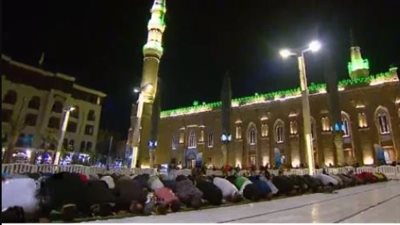 قبلة الملهوفين، ابتهالات وروحانيات رمضانية حتى مطلع الفجر بمسجد سيدنا الحسين (فيديو)
