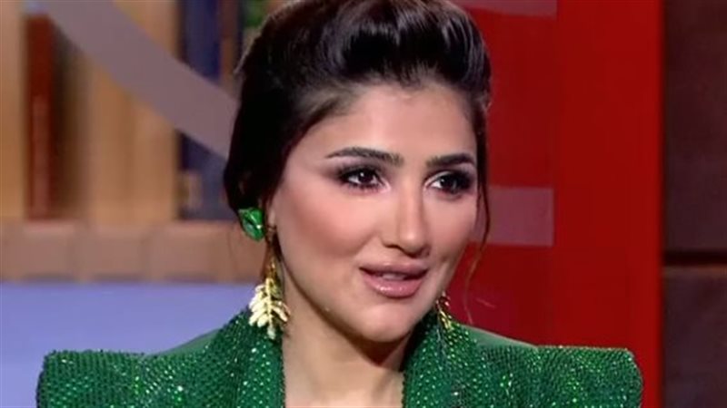 الفنانة مي عمر، فيتو