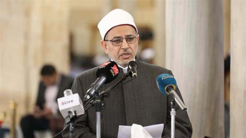  الدكتور سلامة داود،