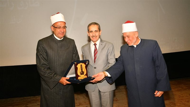 محافظ الغربية يشهد