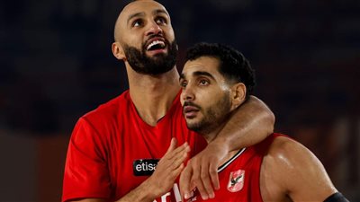 رجال سلة الأهلي يستضيف الاتحاد في دوري السوبر