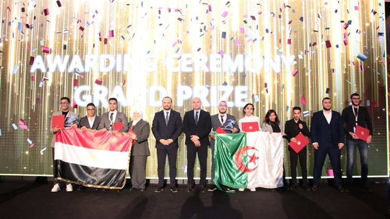 الفرق المتاهلة للنهائيات،