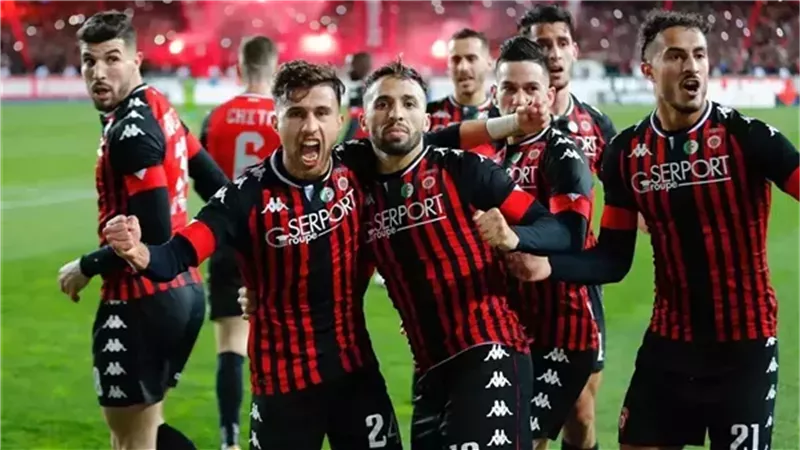 اتحاد العاصمة، فيتو
