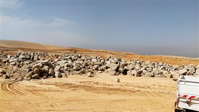 حملة مكبرة لإزالة البناء المخالف بمركز الزينية في الأقصر