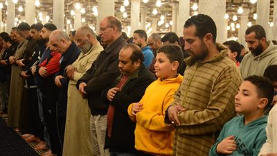 تفسير حلم صلاة التراويح في المنام وعلاقته بالتخلص الهموم والمشاكل المادية 