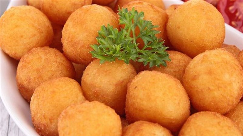 كرات البطاطس المقلية