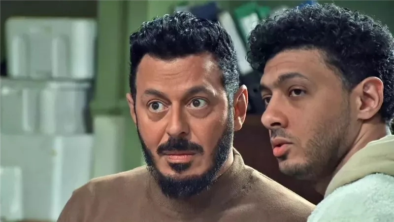 المطرب أسامة الهادى