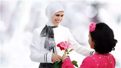 منها حسن البر والإحسان إليها، تعرف على مظاهر تكريم الأم والاحتفاء بها
