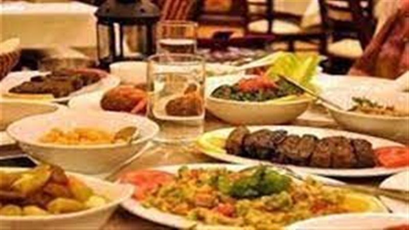 تفسير حلم مائدة الطعام