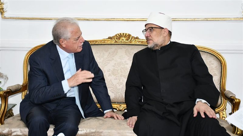 وزير الأوقاف ومحافظ