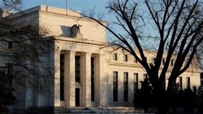 نص قرار الفيدرالي الأمريكي بشأن تثبيت سعر الفائدة 