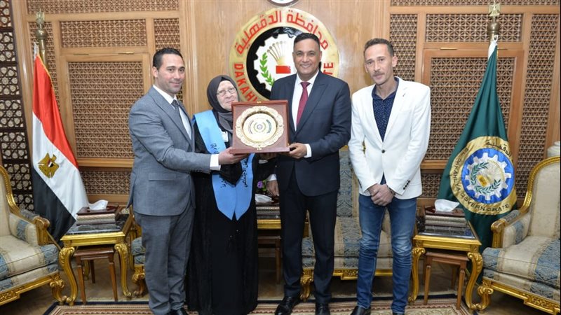 تكريم الام المثالية