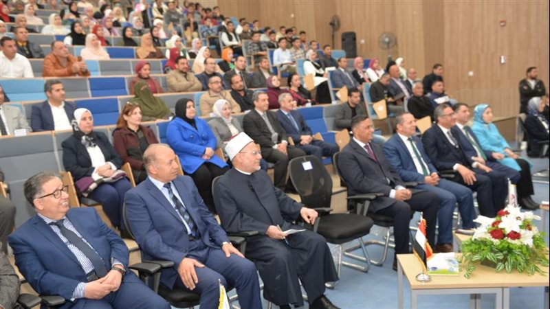 ندوة بجامعة المنصورة