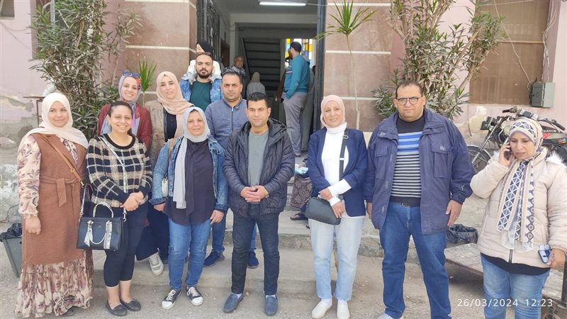 عرفات يستقبل العديد
