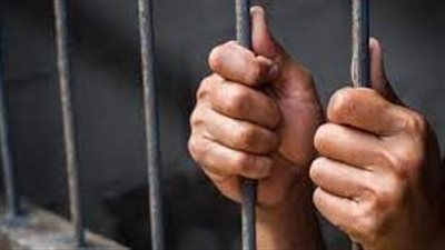 القبض على عاطل بحوزته حشيش وبانجو وسلاح ناري في الأقصر 
