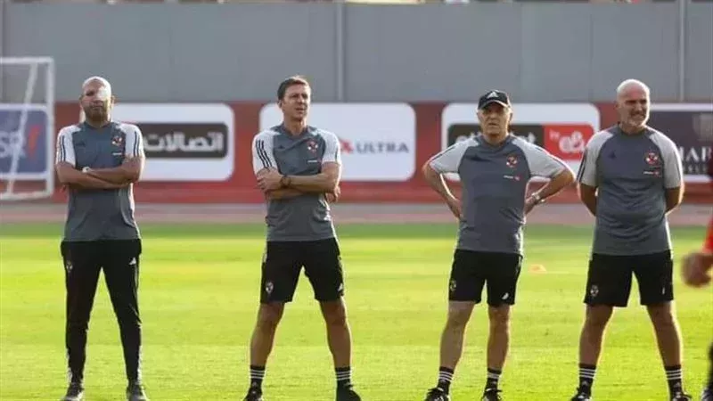 الجهاز الفني للنادي