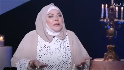 ميار الببلاوي عن اتهام خادمتها بسرقة مشغولات ذهبية: ضربتني بأداة حادة وهربت، وقرار عاجل من النيابة
