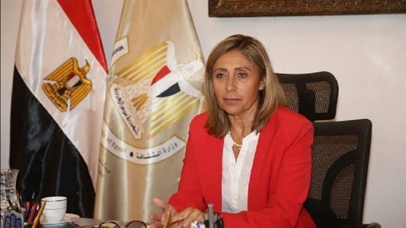 وزيرة الثقافة نيفين