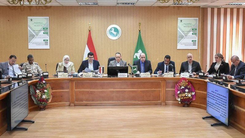 تنفيذي الشرقية يستعرض