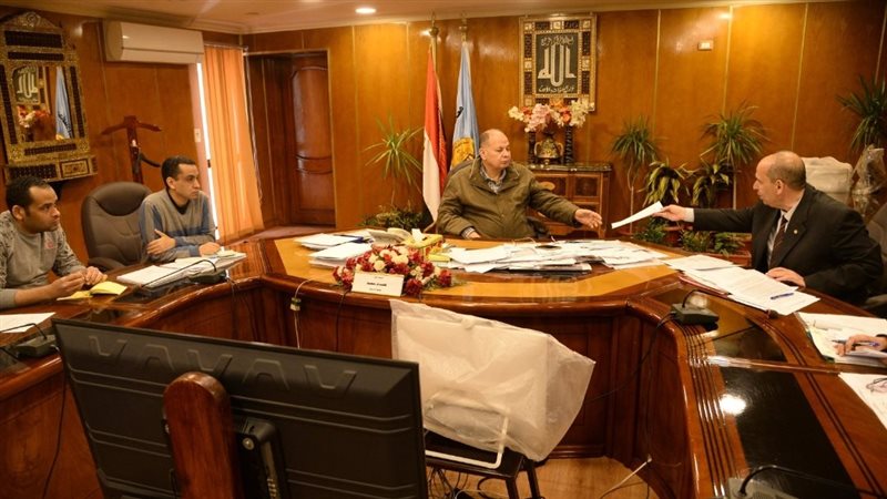 اجتماع محافظ أسيوط،