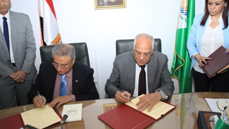 محافظ الجيزة يوقع