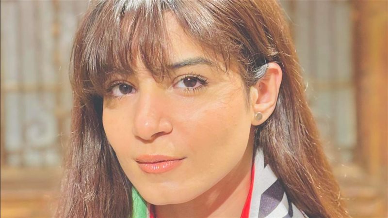 الفنانة الشابة منار