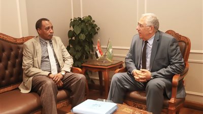 القصير يناقش تحديات الأمن الغذائي مع مدير المنظمة العربية للتنمية الزراعية 