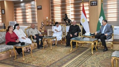 محافظ الشرقية يستقبل راعي الكنيسة الكاثوليكية ويهنئ العاملين بالمحافظة 