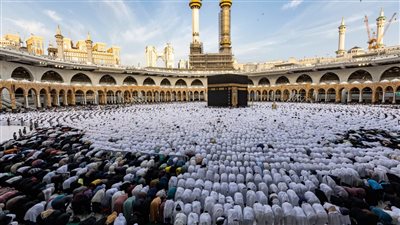 كثافة عالية للحجاج في المسجد الحرام بثالث أيام ذي الحجة (فيديو)